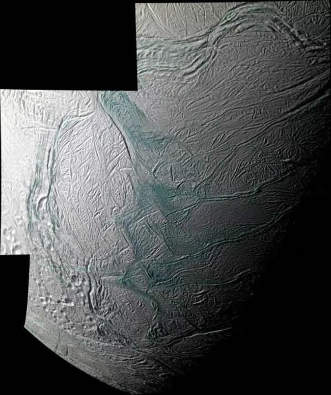 50 hình ảnh về mặt trăng Enceladus của Sao Thổ - nơi sự sống có thể tồn tại (Phần 2)