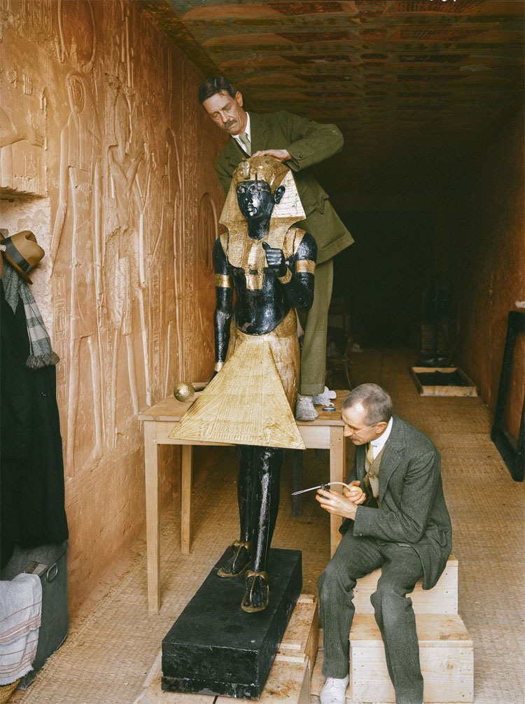 Ảnh màu cực hiếm ghi lại quá trình khám phá lăng mộ Tutankhamun