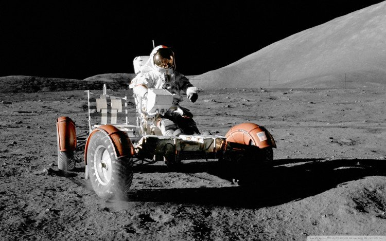 Ba chiếc xe điện từng lăn bánh trên Mặt trăng