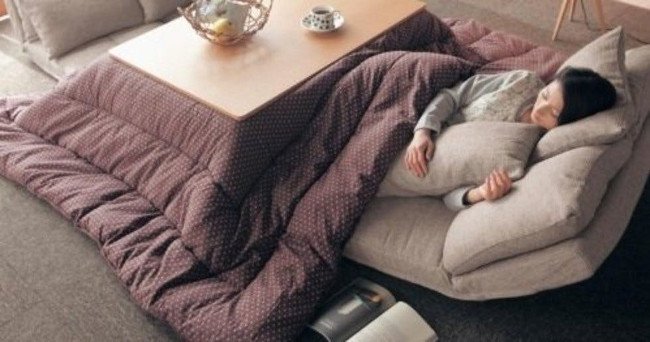 Bàn sưởi Kotatsu - phát minh tuyệt vời nhất của người Nhật