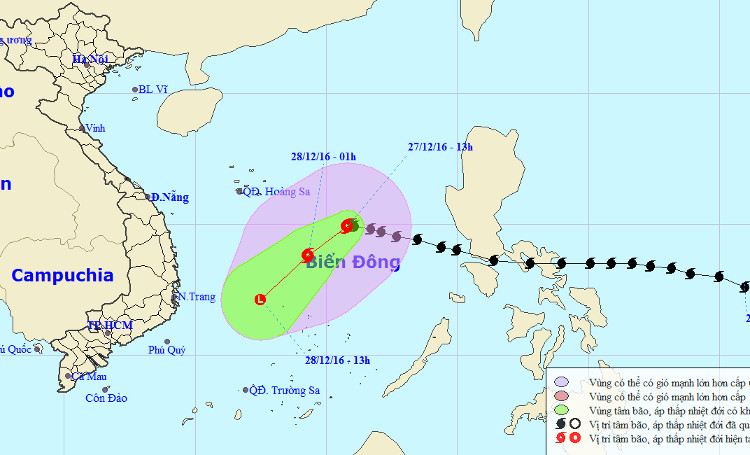Bão số 10 mạnh cấp 12 tiến sát đất liền