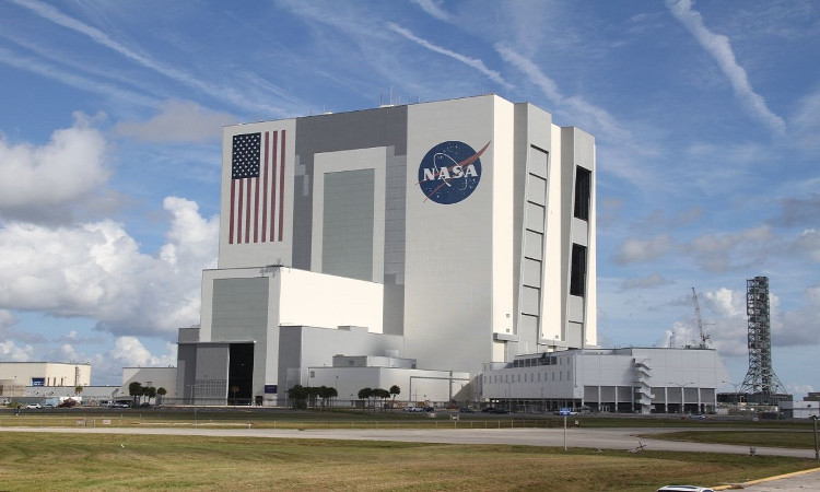 Bên trong cơ sở sản xuất tên lửa bí mật của NASA