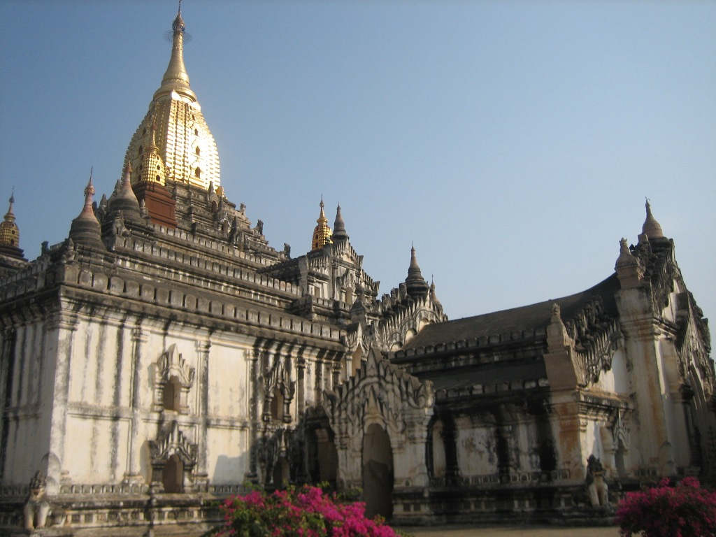 Bí mật của các đền chùa thiêng ở Myanmar