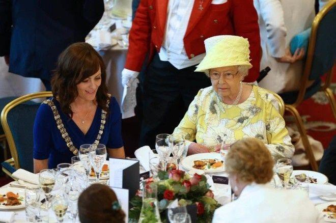 Bí quyết ăn uống để thọ tới 92 tuổi như Nữ hoàng Anh