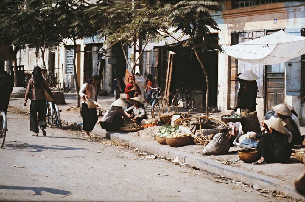Bộ ảnh màu Hà Nội những năm 1970 gợi cảm xúc bồi hồi