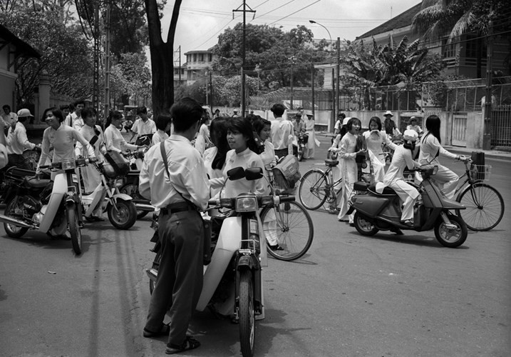 Bộ ảnh tuyệt vời về Sài Gòn thập niên 1990 (Phần 1)