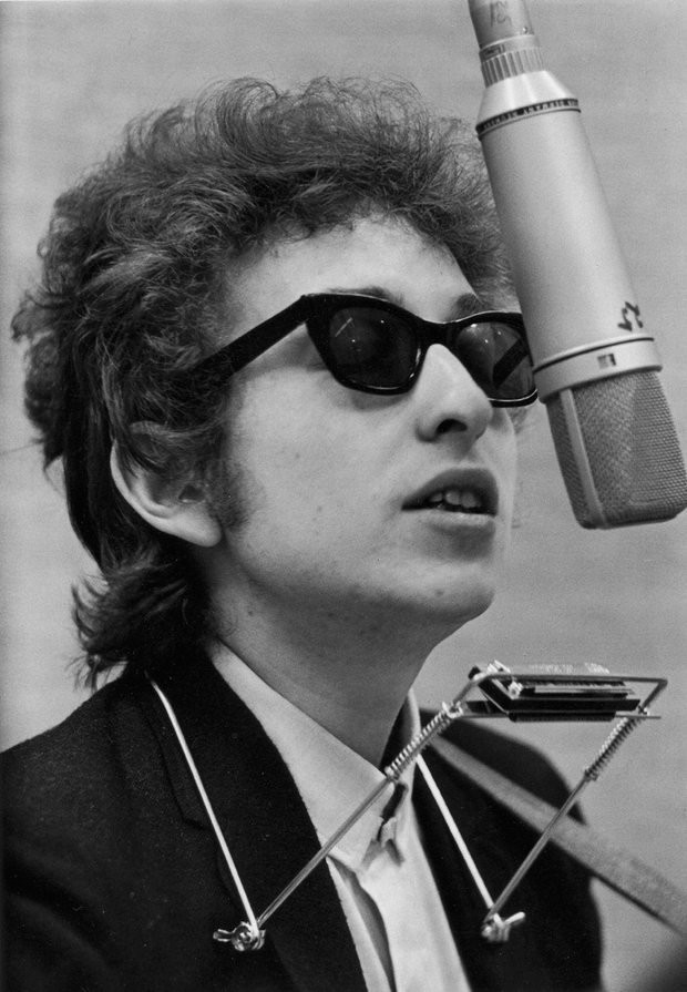 Ca sĩ, nhạc sĩ Bob Dylan giành giải Nobel Văn học 2016