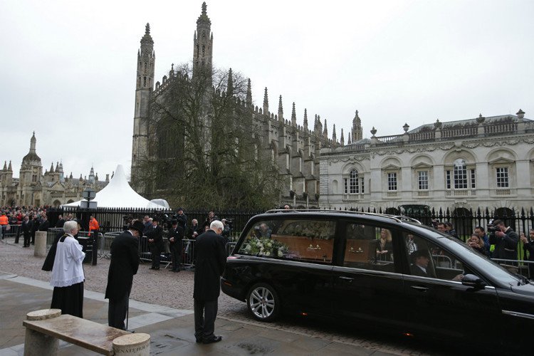 Cambridge tiễn đưa Stephen Hawking trong chuyến đi cuối cùng