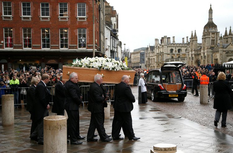 Cambridge tiễn đưa Stephen Hawking trong chuyến đi cuối cùng