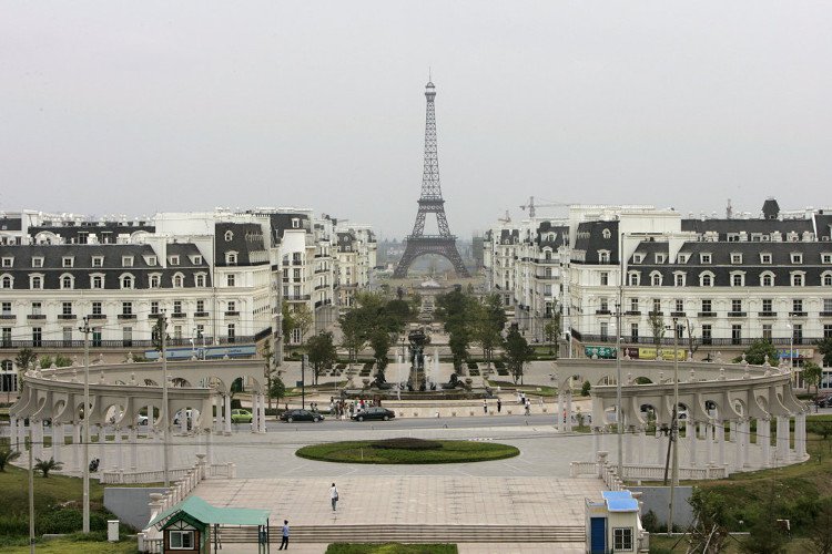 Cận cảnh thành phố Paris nhái ở Trung Quốc