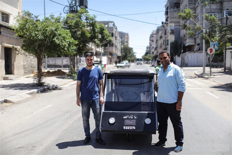 Cận cảnh xe năng lượng mặt trời tự chế đầu tiên của sinh viên Palestine