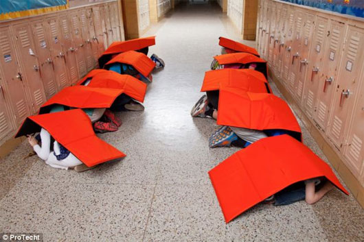 Chăn chống đạn dành cho học sinh
