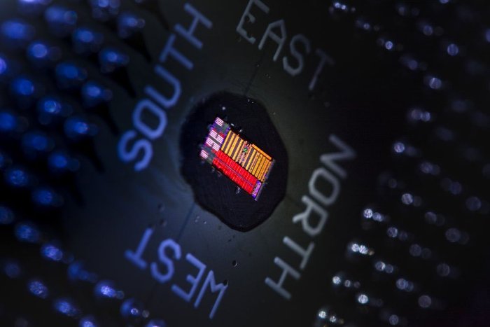 Chế tạo thành công chip quang-điện tử đầu tiên trên thế giới