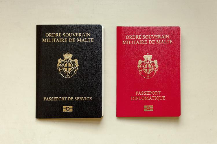 Chỉ 3 người trong 7 tỷ dân số thế giới được sở hữu hộ chiếu màu đỏ đặc biệt