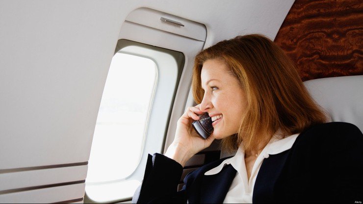 Chuyện gì sẽ xảy ra nếu bạn không tắt điện thoại khi đi máy bay?