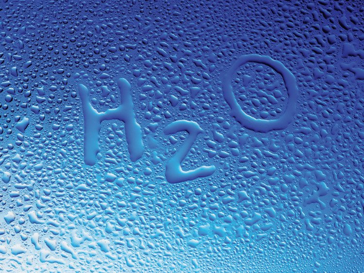 Con người có thể tạo ra khí Hydro và Oxy, vậy sao chúng ta không thể sản xuất nước?