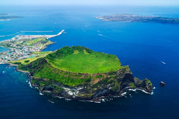 Đảo Núi lửa Jeju và Hệ thống Ống Dung nham
