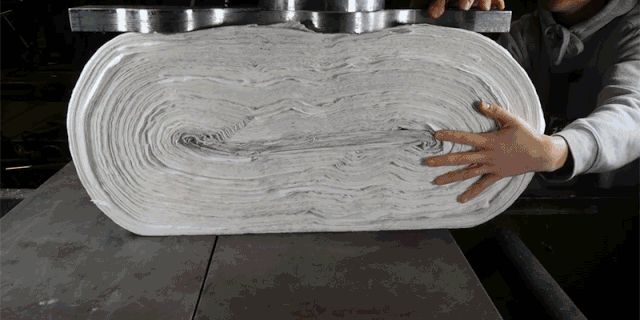 Đây là cách người ta biến 20 cuộn giấy vệ sinh thành một chiếc ván trượt