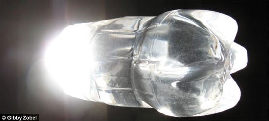 Đèn bằng chai nước chiếu sáng hàng triệu căn nhà