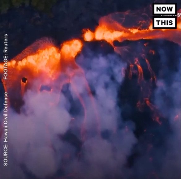 Điều gì xảy ra khi dung nham núi lửa chảy xuống biển?