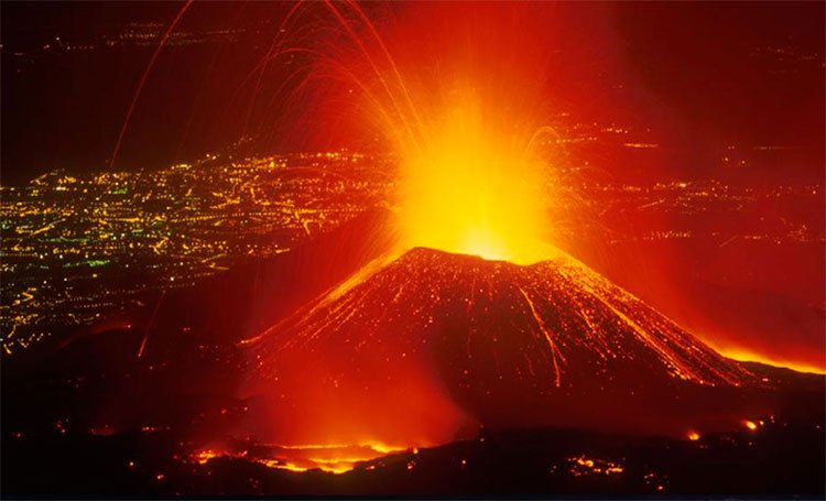 Điều gì xảy ra nếu bạn rơi vào núi lửa?