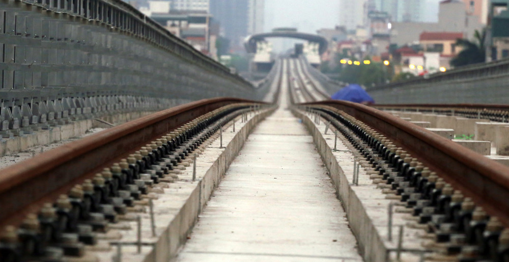 Đoàn tàu và nhà ga mẫu đầu tiên tuyến đường sắt Cát Linh - Hà Đông