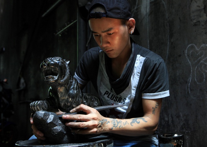 Độc đáo nghệ thuật điêu khắc trên than đá ở Quảng Ninh