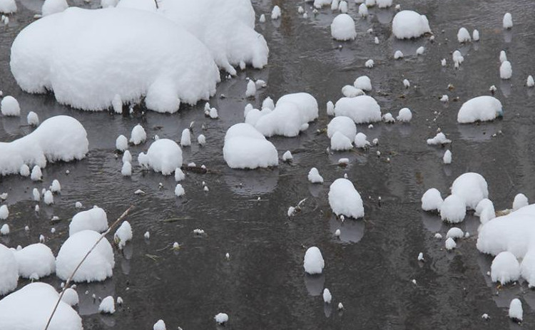 Dòng suối lạ ở Trung Quốc: Nhiệt độ -43,5 độ C, nước vẫn không bị đóng băng