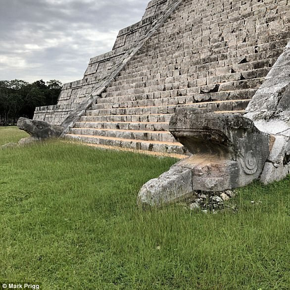 Đường hầm dưới kim tự tháp hé lộ bí ẩn Xà thần của người Maya