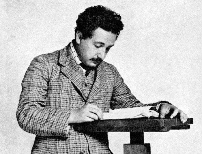 Gia đình Einstein đã phải trả giá đắt thế nào để đánh đổi cho thế giới một thiên tài?