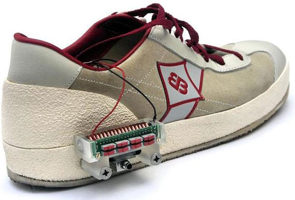 Giày thông minh tạo ra điện