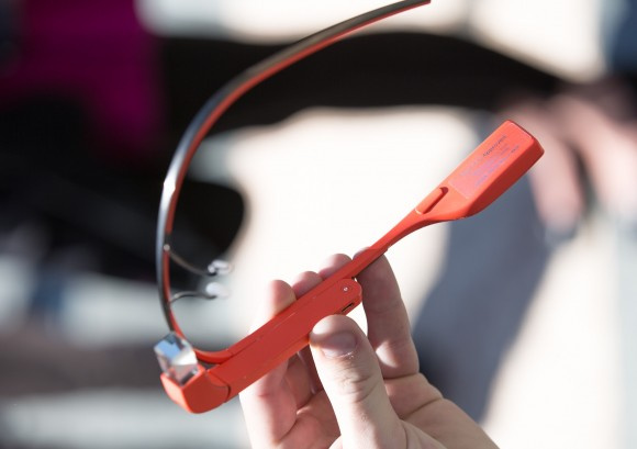 Google Glass áp dụng công nghệ truyền âm qua xương