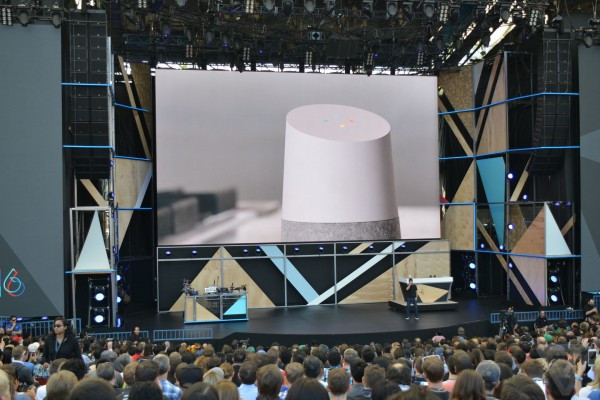 Google ra mắt Google Home, đối thủ trực tiếp của Amazon Echo