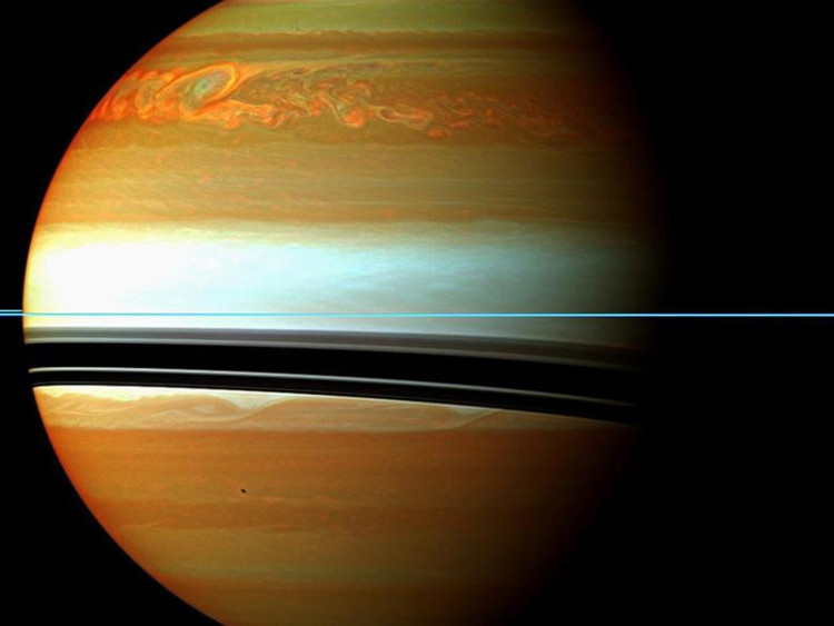 Hành tinh đẹp nhất Hệ Mặt Trời qua lăng kính tàu Cassini