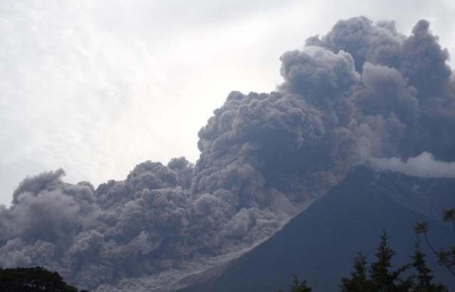 Hiện trường khủng khiếp vụ núi lửa phun trào ở Guatemala