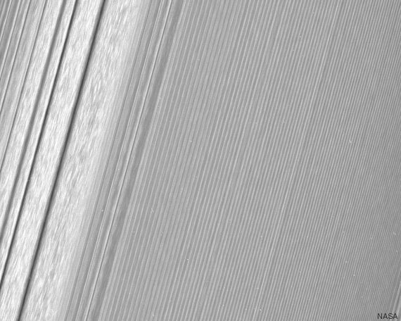 Hình ảnh chi tiết chưa từng có về vành đai băng giá của Sao Thổ