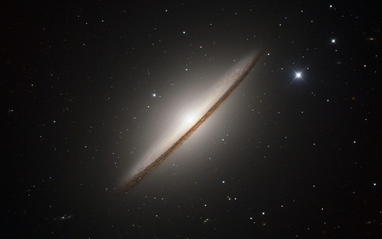 Hình ảnh mới của kính thiên văn Hubble về thiên hà lai UGC 12591
