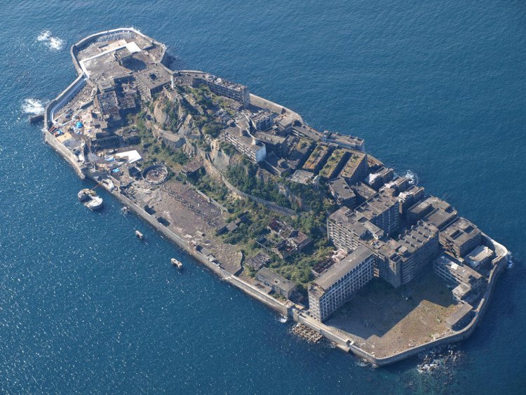 Hòn đảo ma giữa biển khơi Nhật Bản trở thành di sản văn hóa thế giới của UNESCO