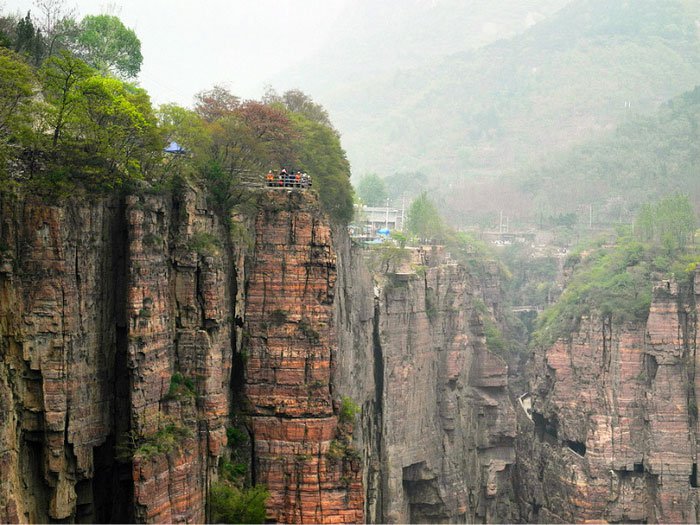 Khám phá ngôi làng nguy hiểm nhất thế giới tại Trung Quốc