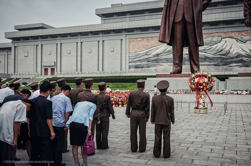 Khám phá sự thật về cuộc sống ở Triều Tiên qua 24 bức ảnh hiếm