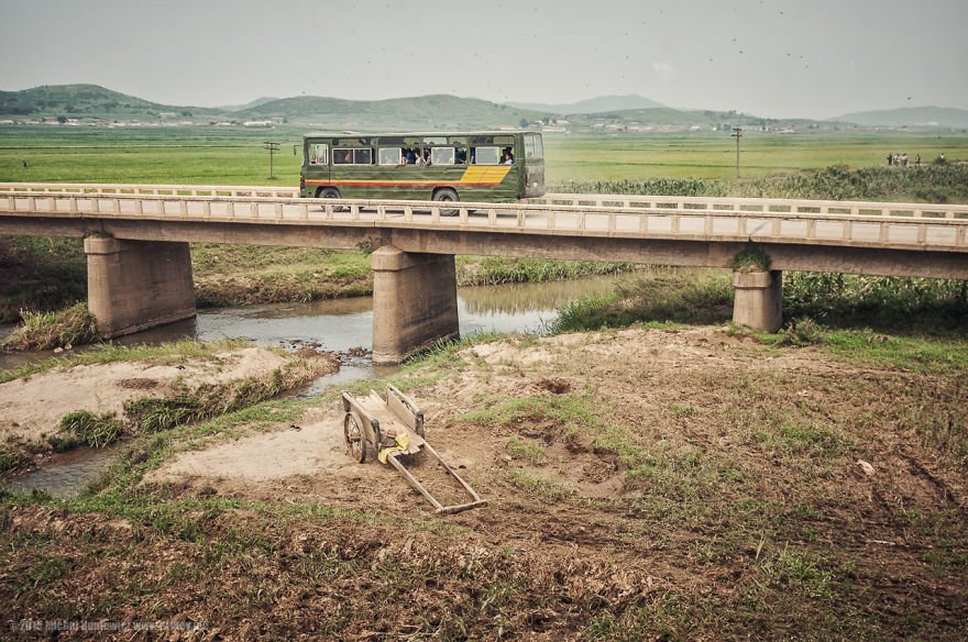 Khám phá sự thật về cuộc sống ở Triều Tiên qua 24 bức ảnh hiếm