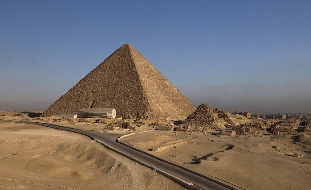 Lần đầu mở hầm mộ bị nguyền rủa bí ẩn ở Ai Cập