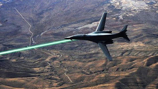 Lầu Năm Góc sẽ thử vũ khí laser mới trên chiến đấu cơ?