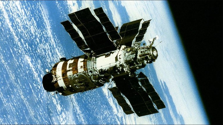 Liên Xô đã cứu trạm vũ trụ Saliut-7 như thế nào?