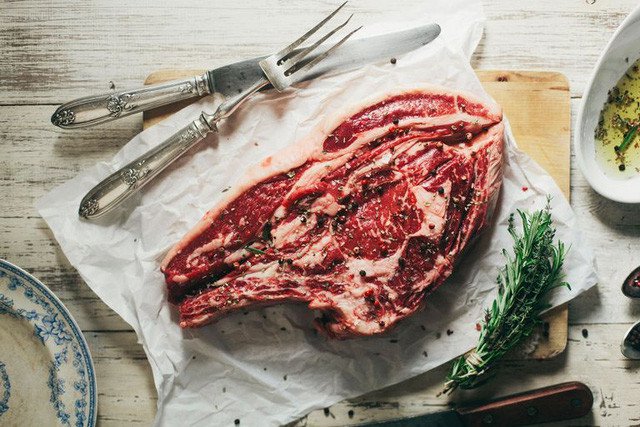 Liệu con người chúng ta có nên ăn thịt không?