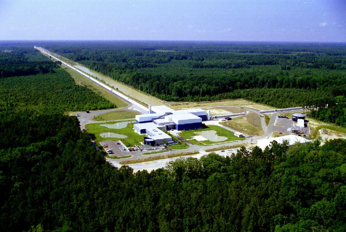 LIGO - Siêu máy dò phát hiện sóng hấp dẫn