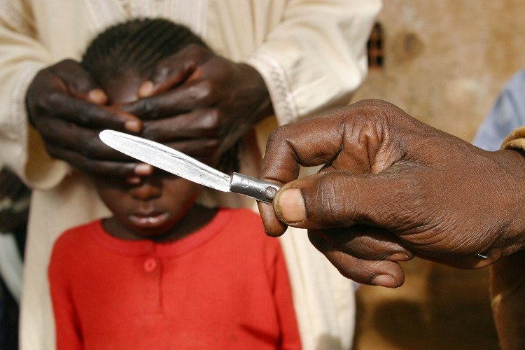 Lời giải khoa học cho hủ tục đau đớn với các bé gái ở châu Phi