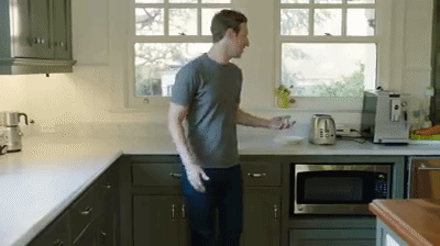 Mark Zuckerberg tung video chứng minh khi giàu có, ta có thể biến ngôi nhà trở nên bá đạo thế nào