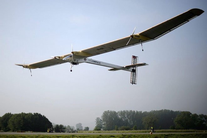 Máy bay năng lượng mặt trời bay xuyên lục địa