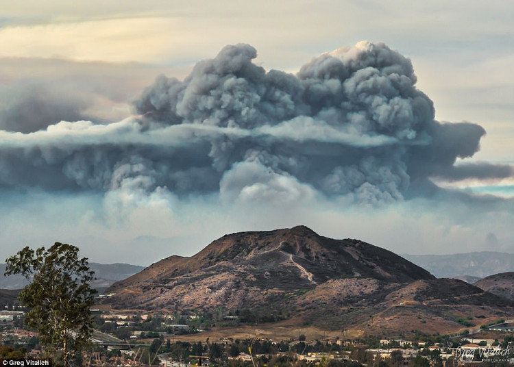 Mây tận thế cao 9km xuất hiện trên hỏa ngục ở Mỹ